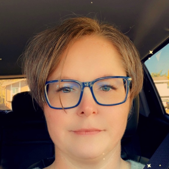 Meet your Posher, Cristin - Picture 2 of 4